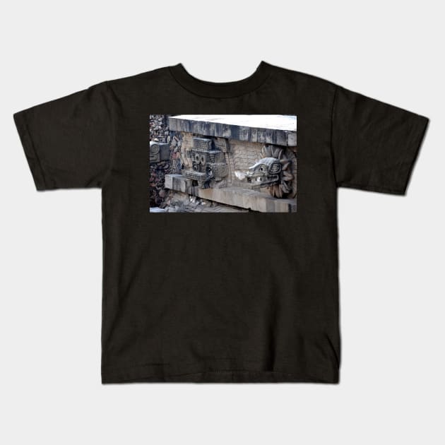 Mexique - Site de Teotihuacan Kids T-Shirt by franck380